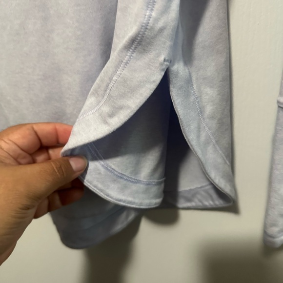 Athleta Women's Light blue Long Sleeve Tee - Picture 5 of 6